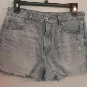 American Eagle Embroidered Daisy Floral Jean Shorts  6 Denim Light Wash Raw Hem